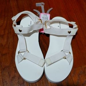 STONEY CLOVER LANE X TARGET SANDALS IN WHITE SIZE 7